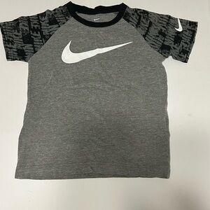 ☀️3/$10 ITEM Nike T-Shirt